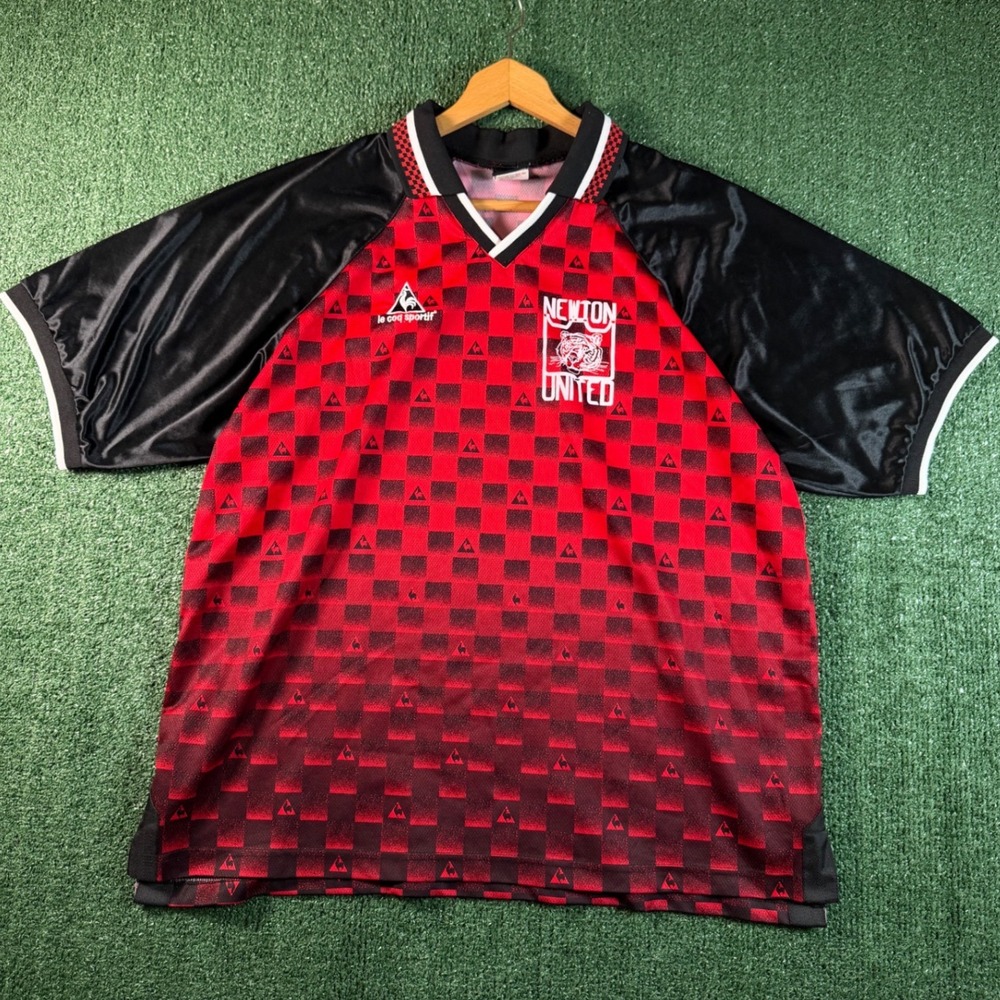 Le Coq Sportif Jersey Mens L Red Good Newton United 43 Checkered Soccer Shirt